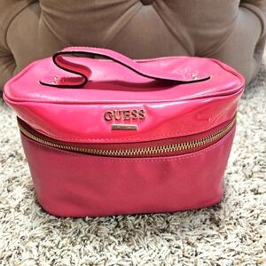 GUESS Makeup Travel Carrier